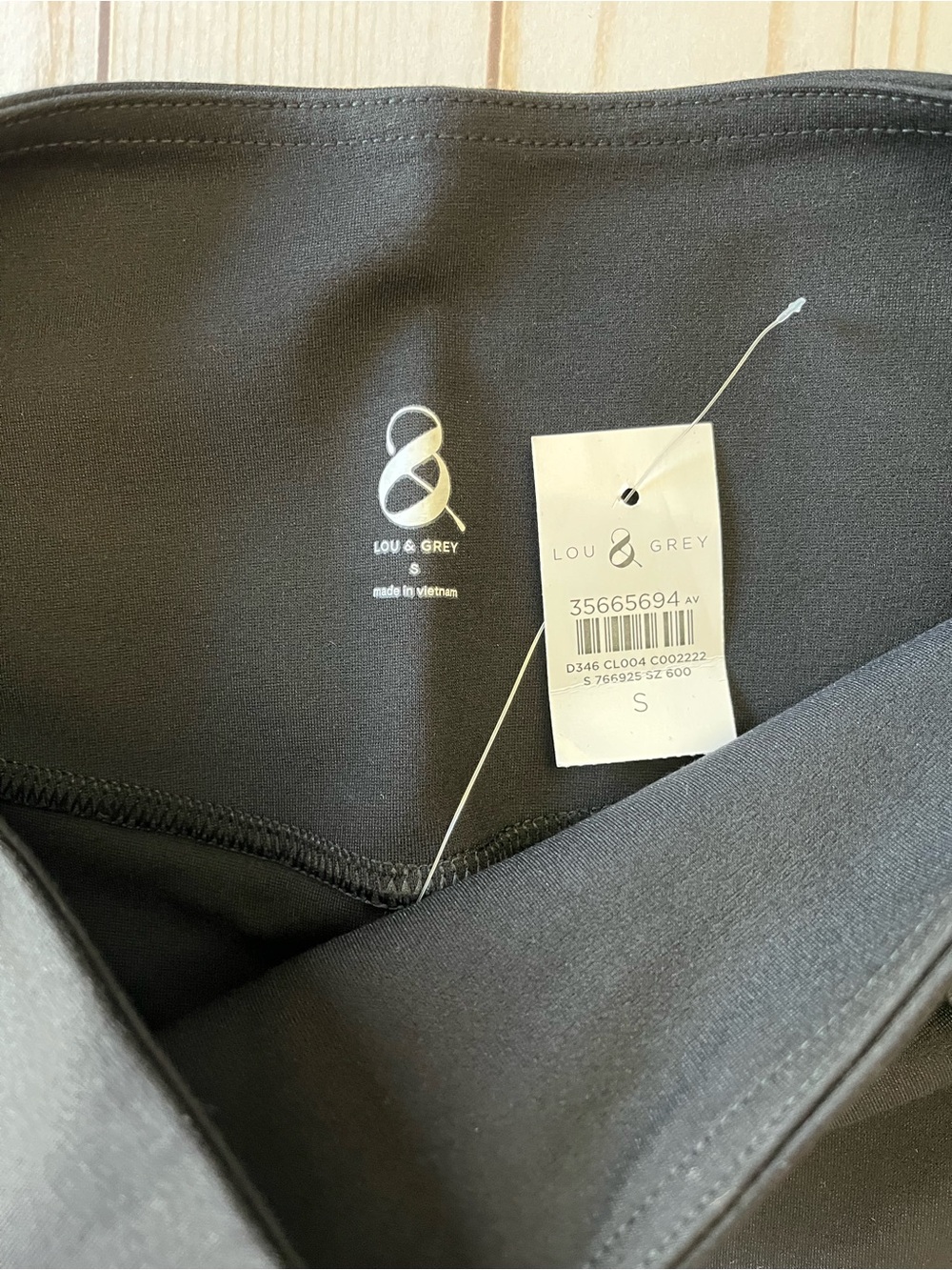 Lou & Grey Black Sporty Ponte Side Pocket Leggings - Picture 7 of 9